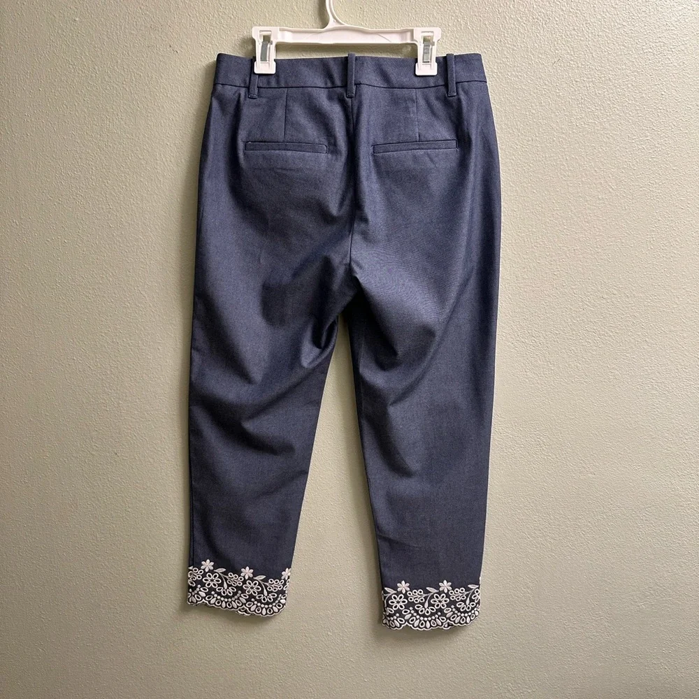 Ann Taylor High Rise Cropped Pant in Stretch Cotton with Eyelet trim Size 2P - Picture 9 of 10